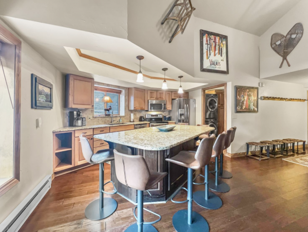 Copper MTN Center Village Pet Friendly condo Walk to Lift